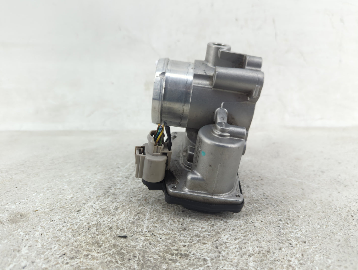 2014-2020 Ford Fusion Throttle Body Fits Fits 2014 2015 2016 2017 2018 2019 2020 OEM Used Auto Parts - Oemusedautoparts1.com
