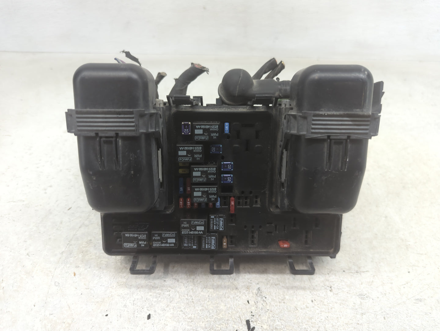 2013-2014 Ford Fusion Fusebox Fuse Box Panel Relay Module P/N:DG9T14A075AA Fits Fits 2013 2014 OEM Used Auto Parts - Oemused