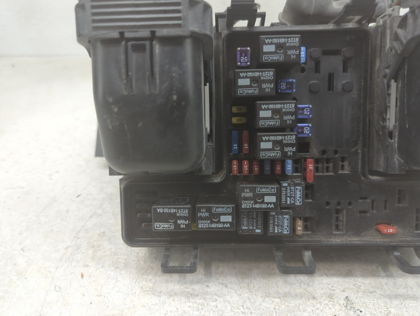 2013-2014 Ford Fusion Fusebox Fuse Box Panel Relay Module P/N:DG9T14A075AA Fits Fits 2013 2014 OEM Used Auto Parts - Oemused