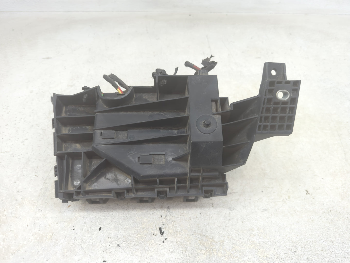 2013-2014 Ford Fusion Fusebox Fuse Box Panel Relay Module P/N:DG9T14A075AA Fits Fits 2013 2014 OEM Used Auto Parts - Oemused