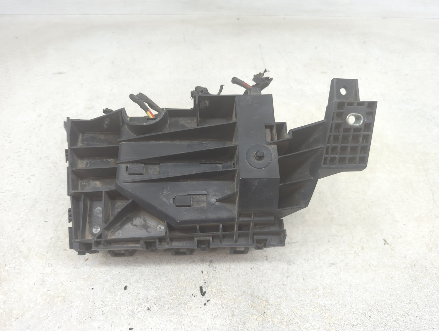 2013-2014 Ford Fusion Fusebox Fuse Box Panel Relay Module P/N:DG9T14A075AA Fits Fits 2013 2014 OEM Used Auto Parts - Oemused