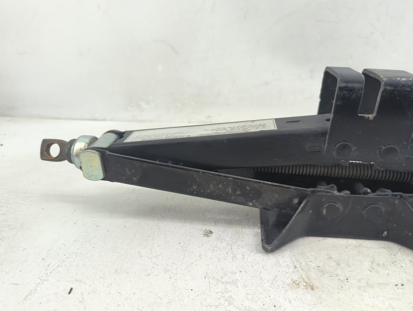 2014 Ford Fusion Spare Scissor Car Jack 1390222 - Oemusedautoparts1.com