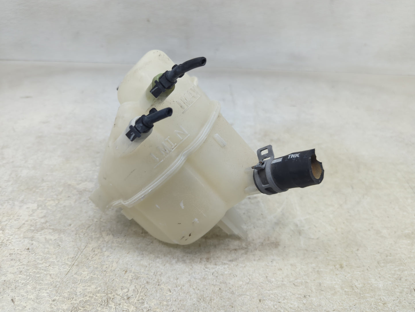 2013-2016 Ford Fusion Radiator Coolant Overflow Expansion Tank Bottle 1390589 - Oemusedautoparts1.com