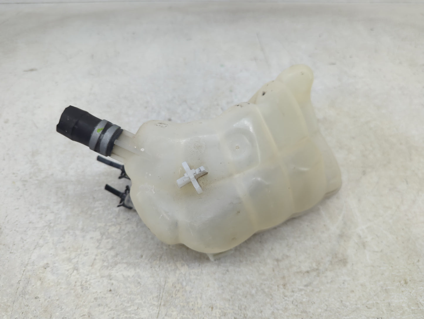 2013-2016 Ford Fusion Radiator Coolant Overflow Expansion Tank Bottle - Oemusedautoparts1.com