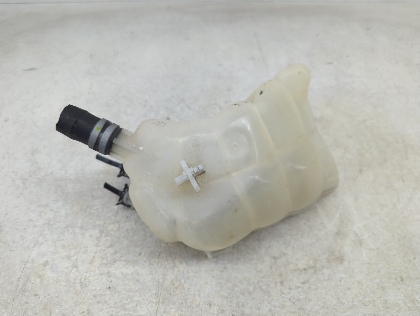 2013-2016 Ford Fusion Radiator Coolant Overflow Expansion Tank Bottle 1390589 - Oemusedautoparts1.com