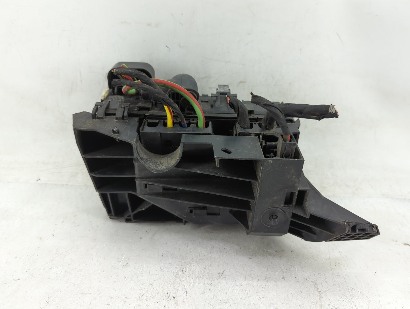 2013-2014 Ford Fusion Fusebox Fuse Box Panel Relay Module P/N:DG9T14A075AA Fits Fits 2013 2014 OEM Used Auto Parts - Oemused
