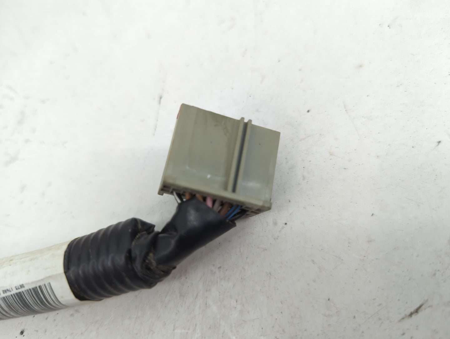 2013-2014 Ford Fusion Passenger Side View Mirror - Right Door Mirror OEM Used - Oemusedautoparts1.com