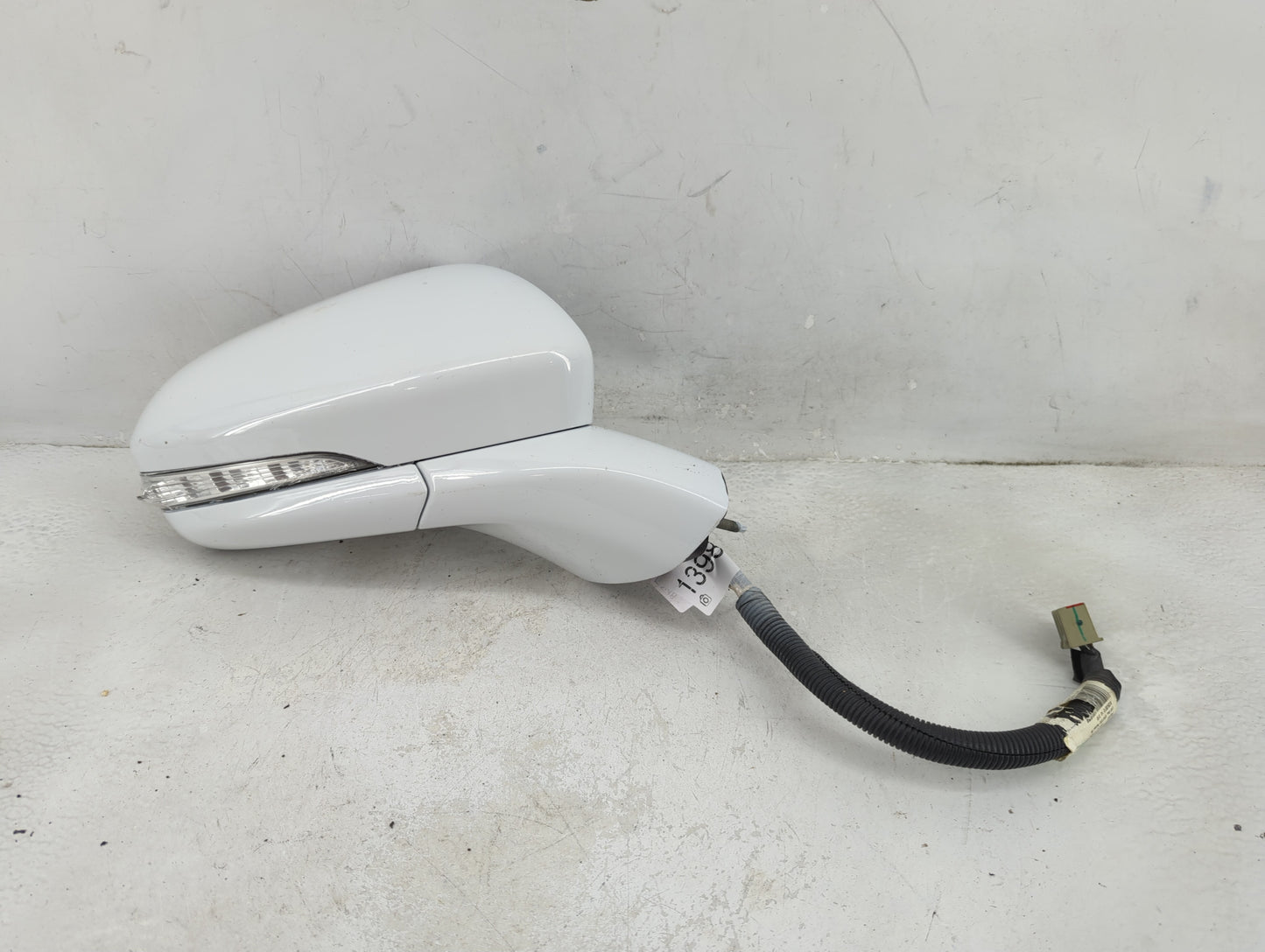 2013-2014 Ford Fusion Passenger Side View Mirror - Right Door Mirror OEM Used - Oemusedautoparts1.com