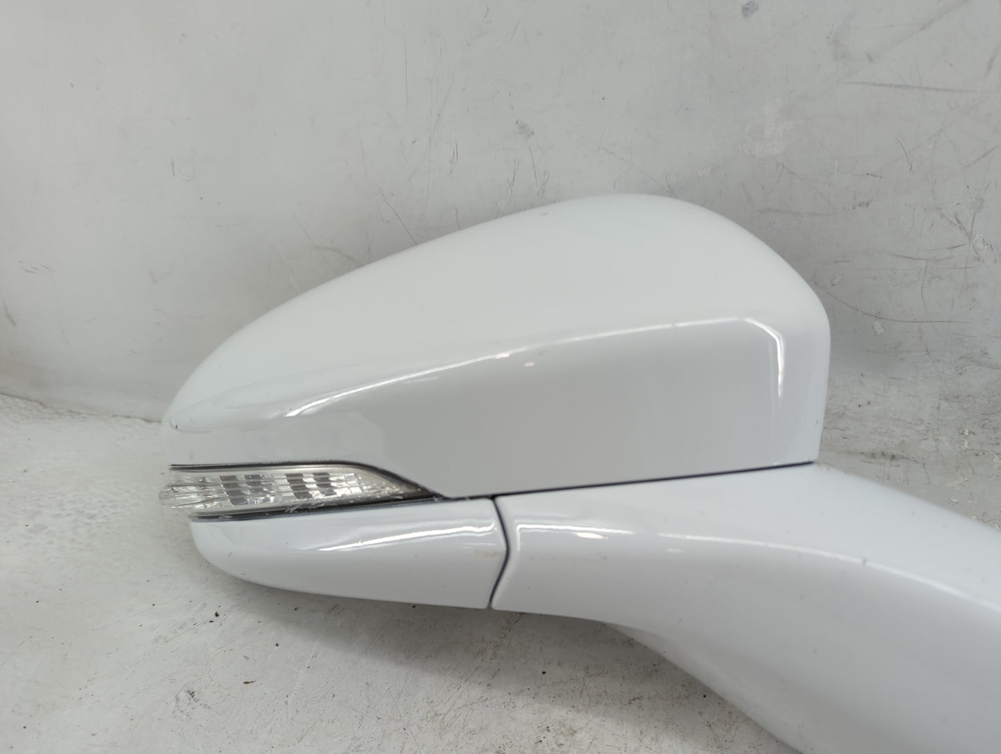 2013-2014 Ford Fusion Passenger Side View Mirror - Right Door Mirror OEM Used - Oemusedautoparts1.com