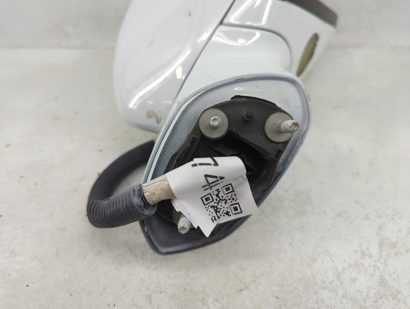 2013-2014 Ford Fusion Passenger Side View Mirror - Right Door Mirror OEM Used - Oemusedautoparts1.com