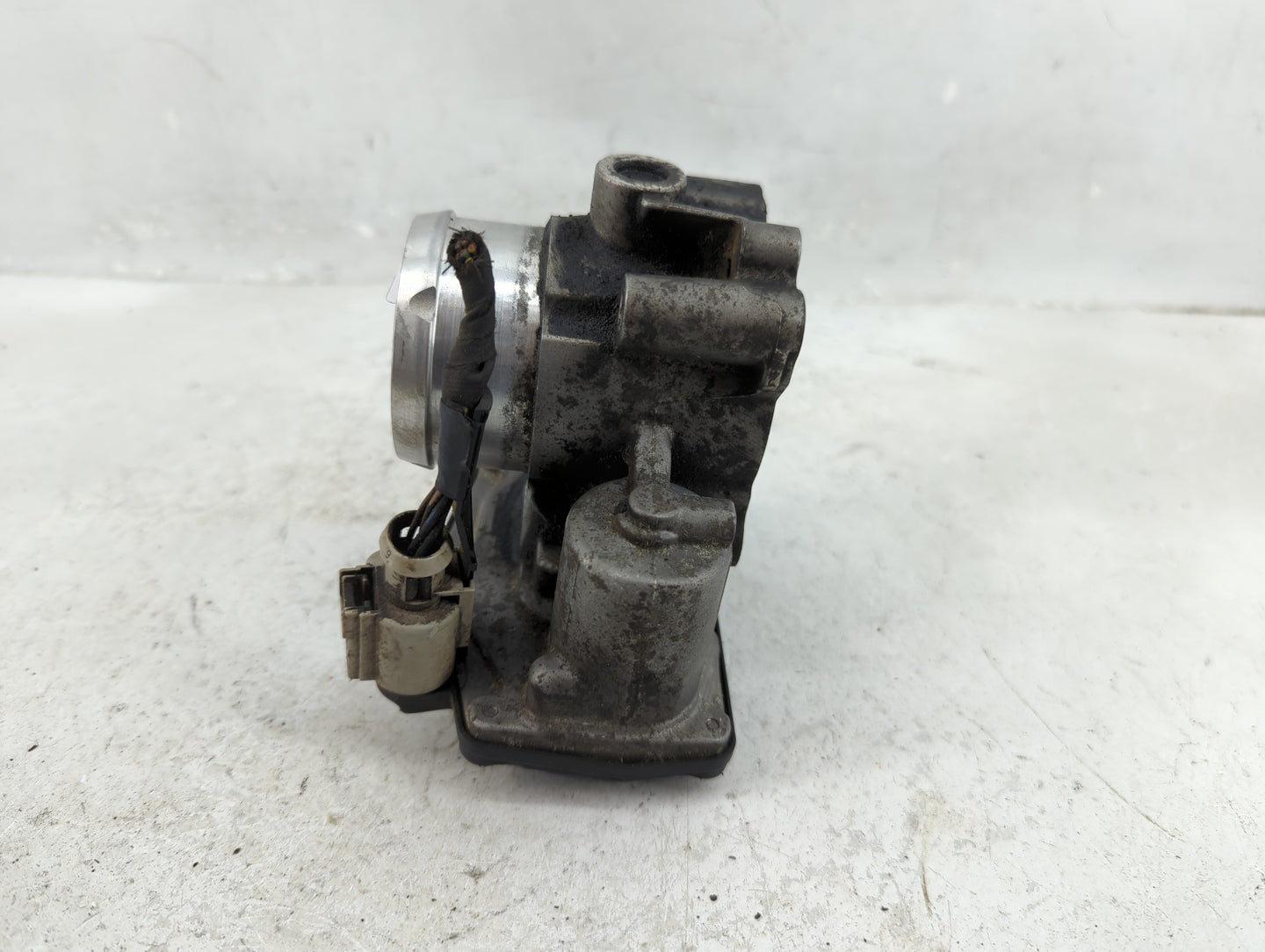2014-2020 Ford Fusion Throttle Body Fits Fits 2014 2015 2016 2017 2018 2019 2020 OEM Used Auto Parts - Oemusedautoparts1.com