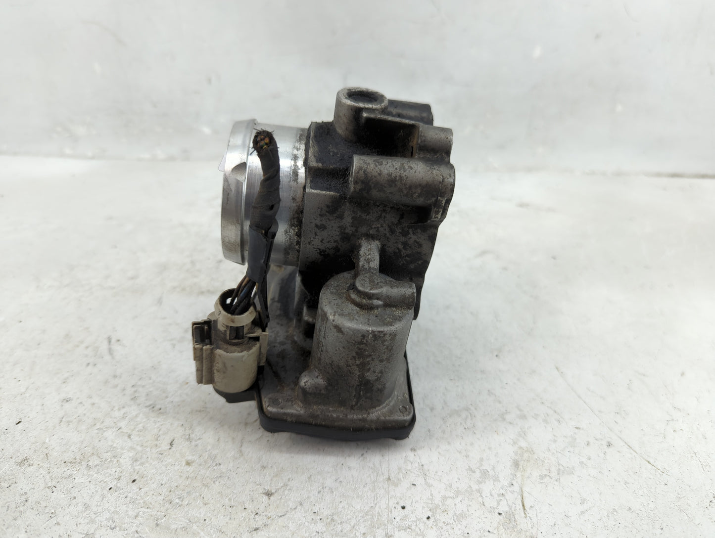 2014-2020 Ford Fusion Throttle Body Fits Fits 2014 2015 2016 2017 2018 2019 2020 OEM Used Auto Parts - Oemusedautoparts1.com