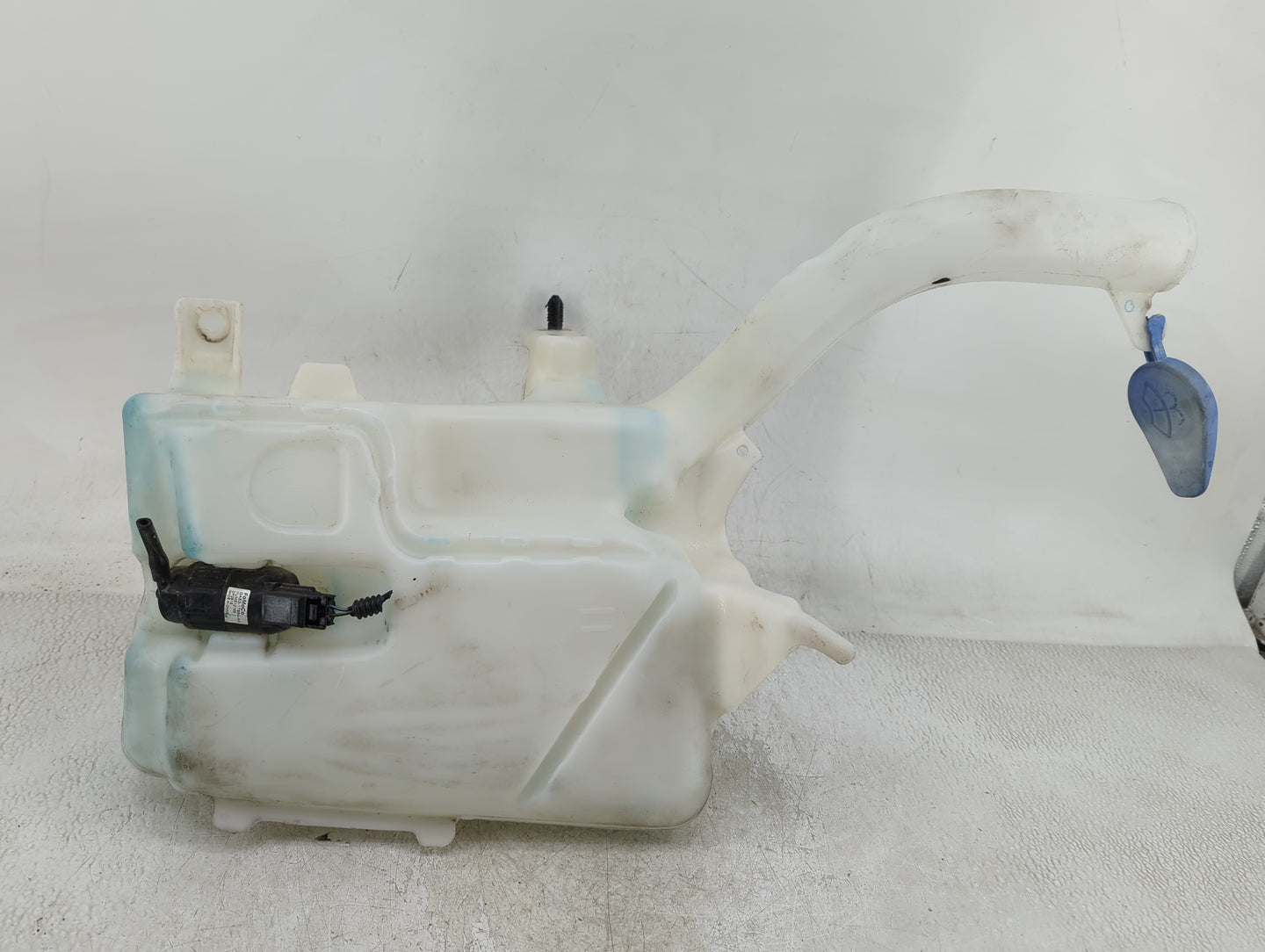 2013-2014 Ford Fusion Windshield Washer Fluid Reservoir Bottle Oem - Oemusedautoparts1.com