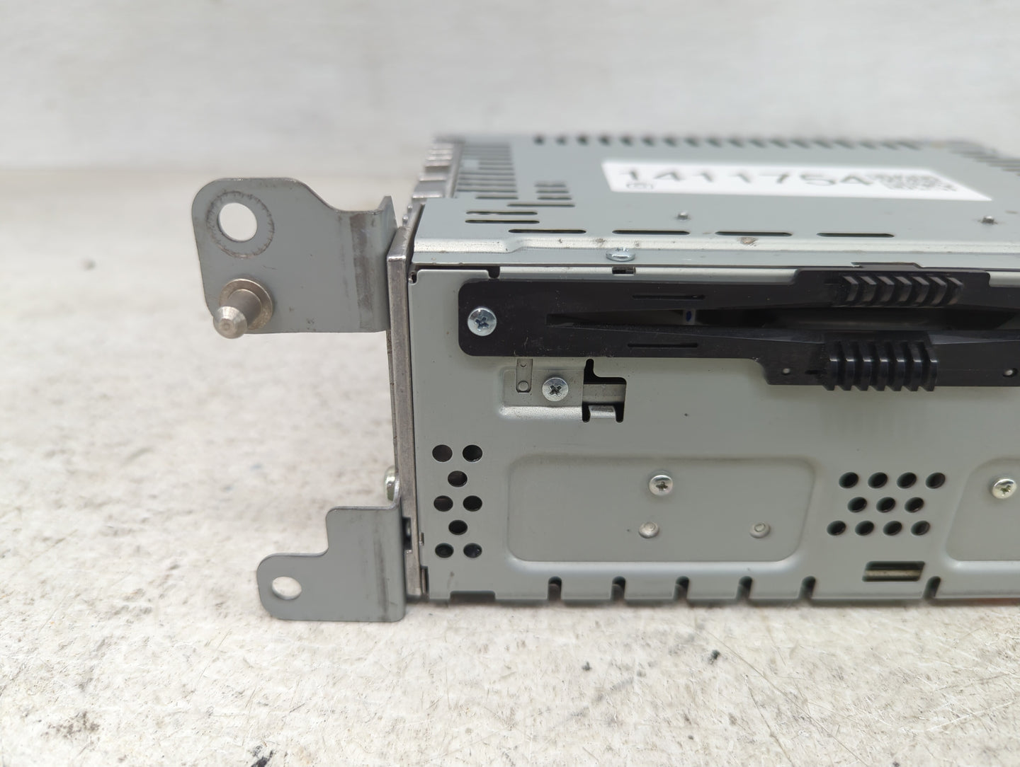 2013-2015 Ford Fusion Radio AM FM Cd Player Receiver Replacement P/N:DS7T-19C107-CL Fits Fits 2013 2014 2015 OEM Used Auto P