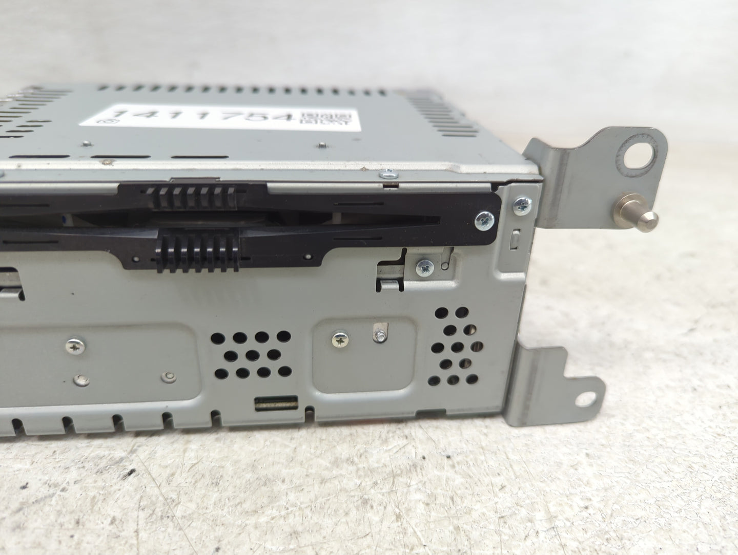 2013-2015 Ford Fusion Radio AM FM Cd Player Receiver Replacement P/N:DS7T-19C107-CL Fits Fits 2013 2014 2015 OEM Used Auto P