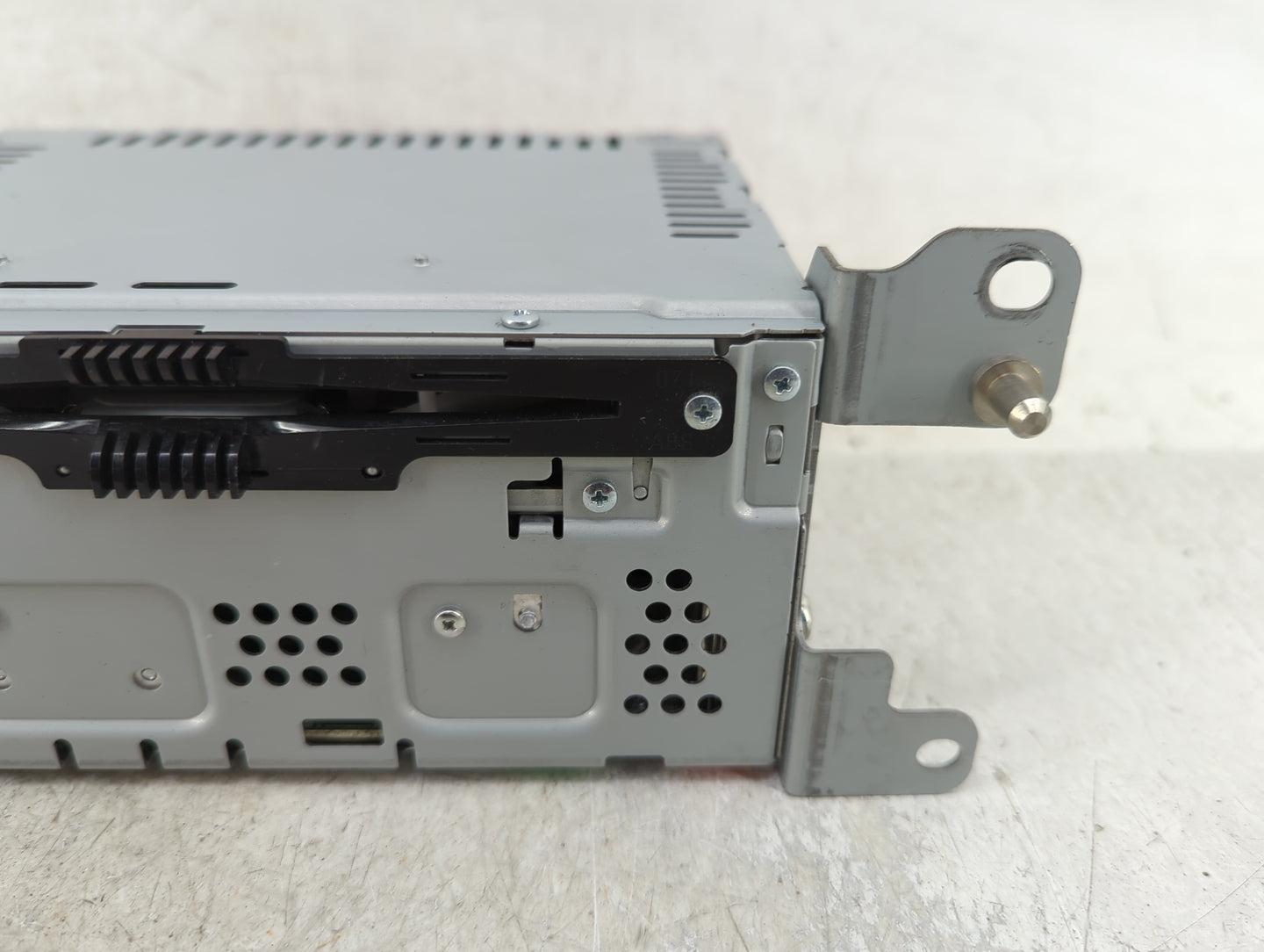 2013-2015 Ford Fusion Radio AM FM Cd Player Receiver Replacement P/N:DS7T-19C107-CL Fits Fits 2013 2014 2015 OEM Used Auto P