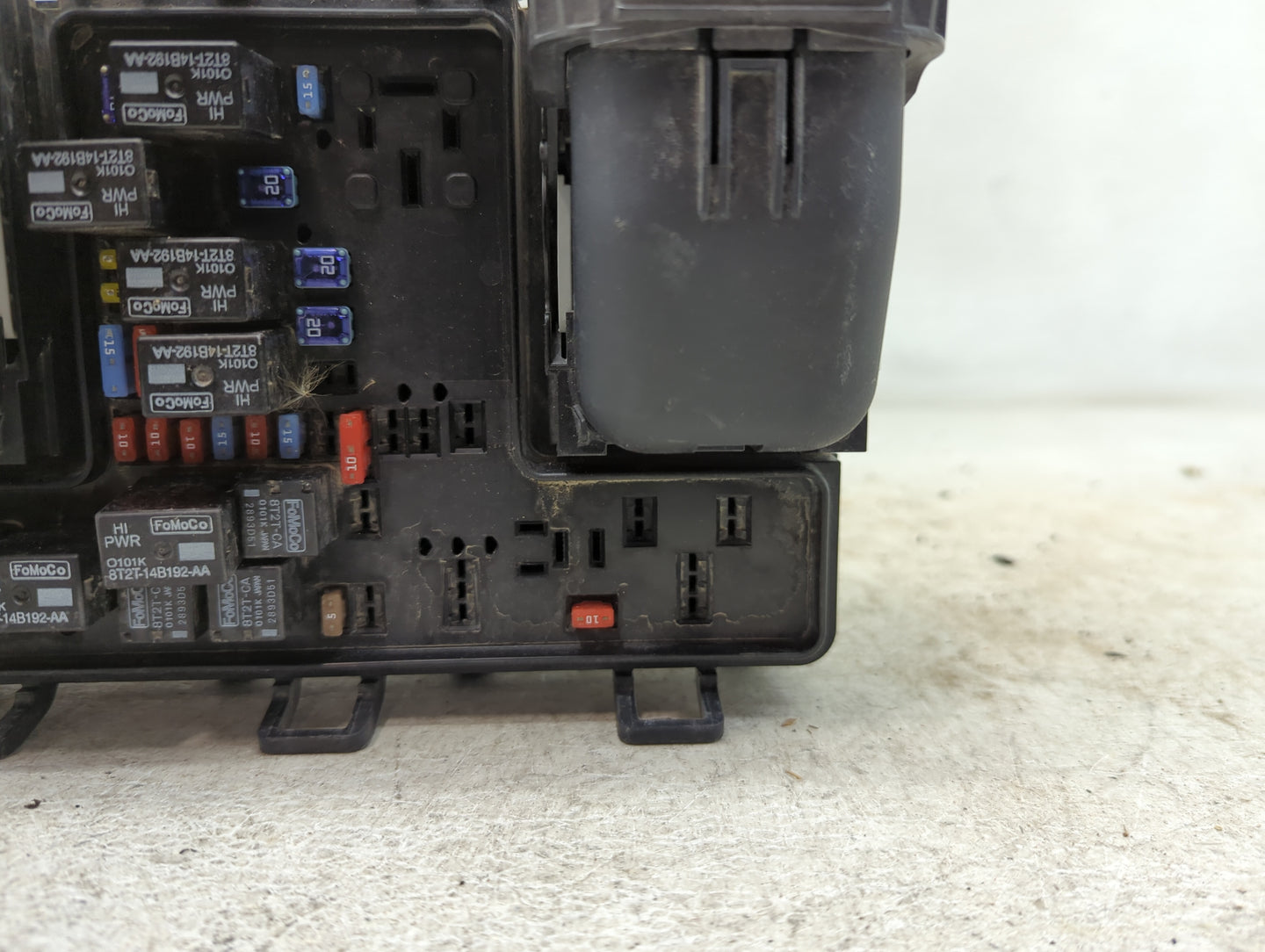2013-2014 Ford Fusion Fusebox Fuse Box Panel Relay Module P/N:DG9T14A067BF Fits Fits 2013 2014 OEM Used Auto Parts - Oemused