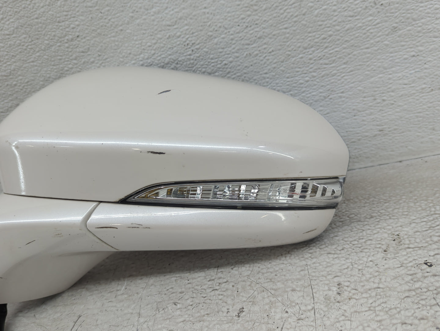 2013-2014 Ford Fusion Driver Side View Mirror - Left Door Mirror OEM Used - Oemusedautoparts1.com