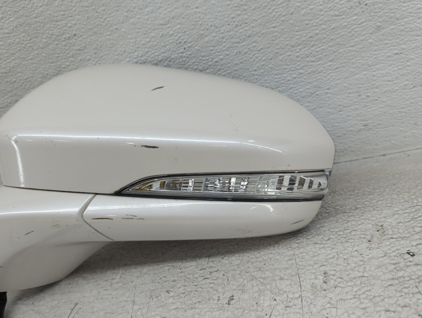 2013-2014 Ford Fusion Driver Side View Mirror - Left Door Mirror OEM Used - Oemusedautoparts1.com