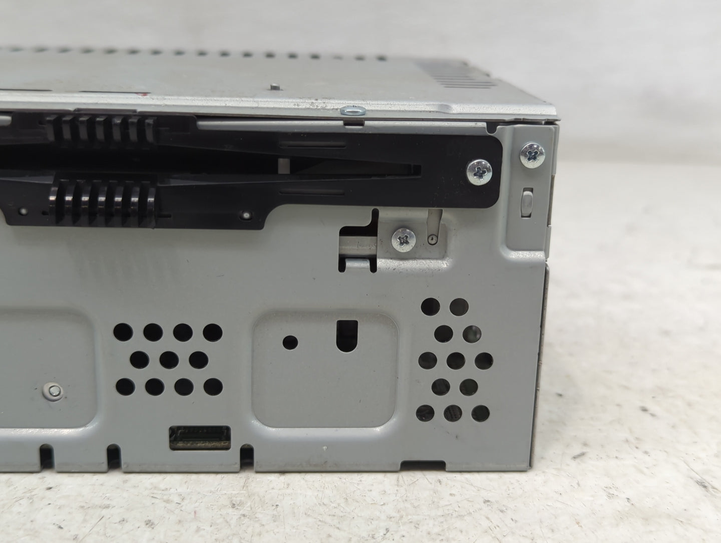 2013-2015 Ford Fusion Radio AM FM Cd Player Receiver Replacement P/N:DS7T-19C107-BL Fits Fits 2013 2014 2015 OEM Used Auto P