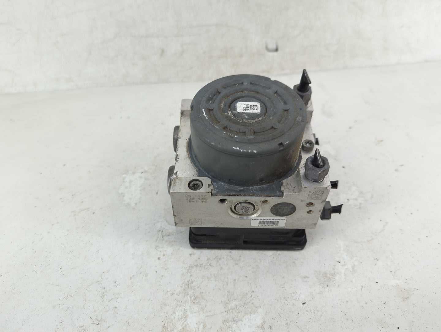2014-2016 Ford Fusion ABS Pump Control Module Replacement P/N:DG9C-2C219-0F 28.5153-3006.3 Fits Fits 2014 2015 2016 OEM Used