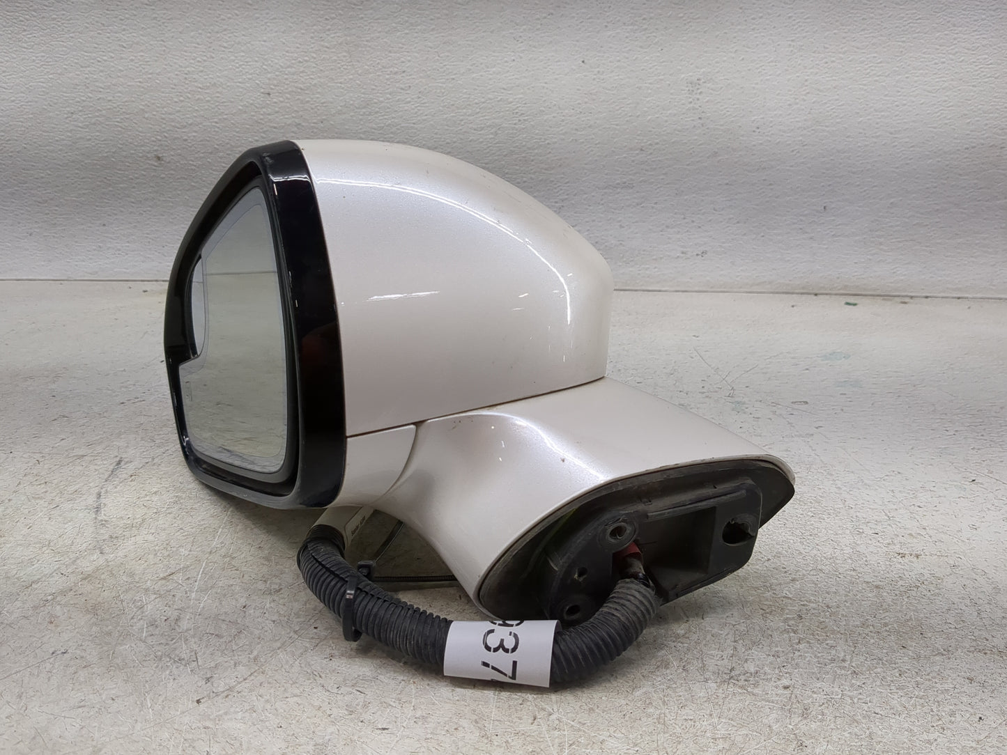 2013-2014 Ford Fusion Driver Side View Mirror - Left Door Mirror OEM Used - Oemusedautoparts1.com