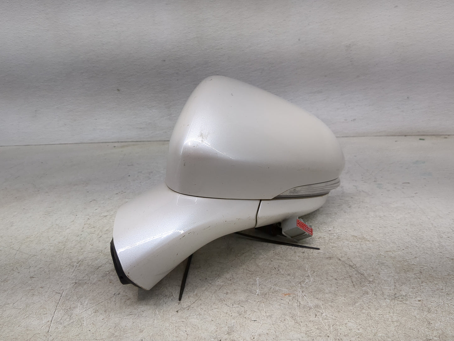 2013-2014 Ford Fusion Driver Side View Mirror - Left Door Mirror OEM Used - Oemusedautoparts1.com