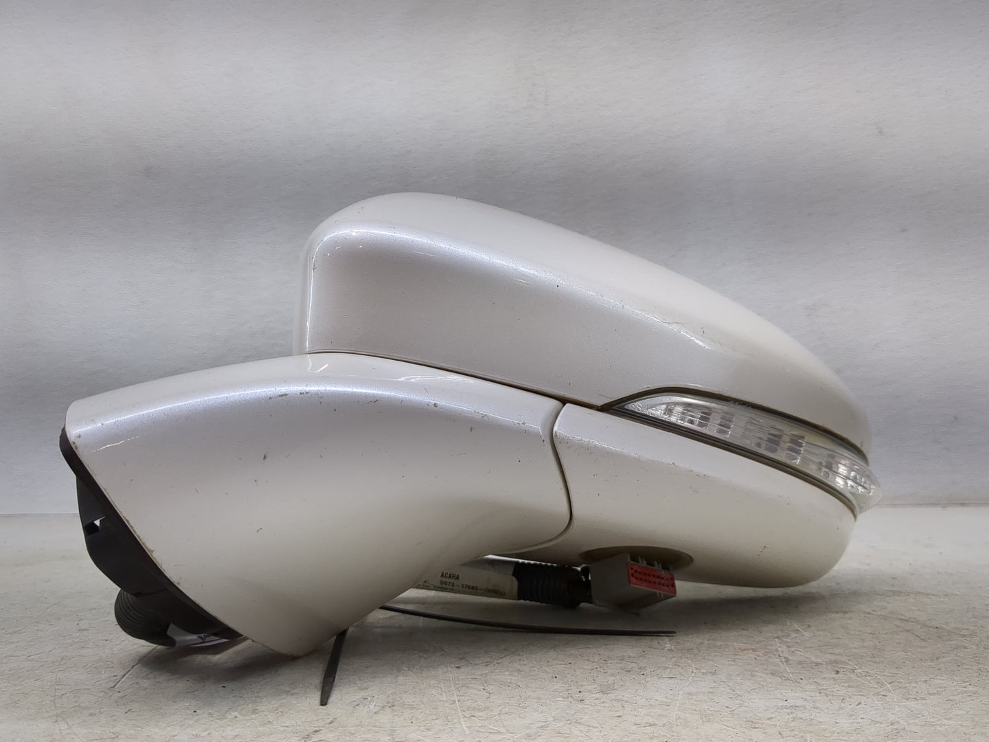 2013-2014 Ford Fusion Driver Side View Mirror - Left Door Mirror OEM Used - Oemusedautoparts1.com
