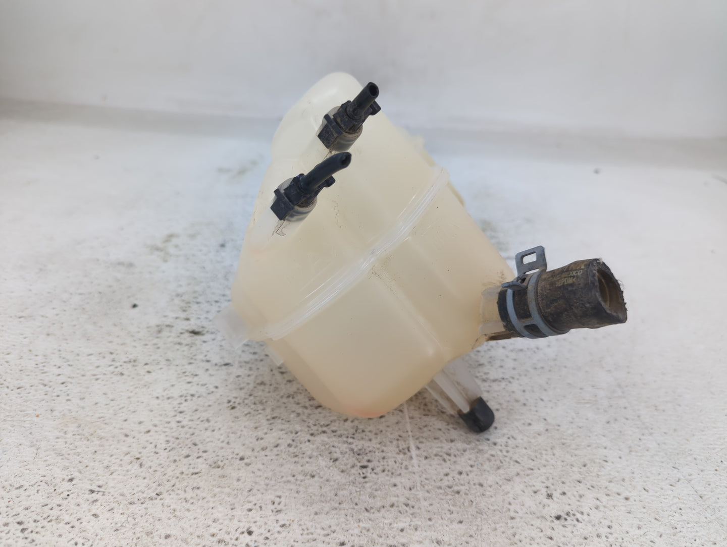2013-2020 Ford Fusion Radiator Coolant Overflow Expansion Tank Bottle - Oemusedautoparts1.com