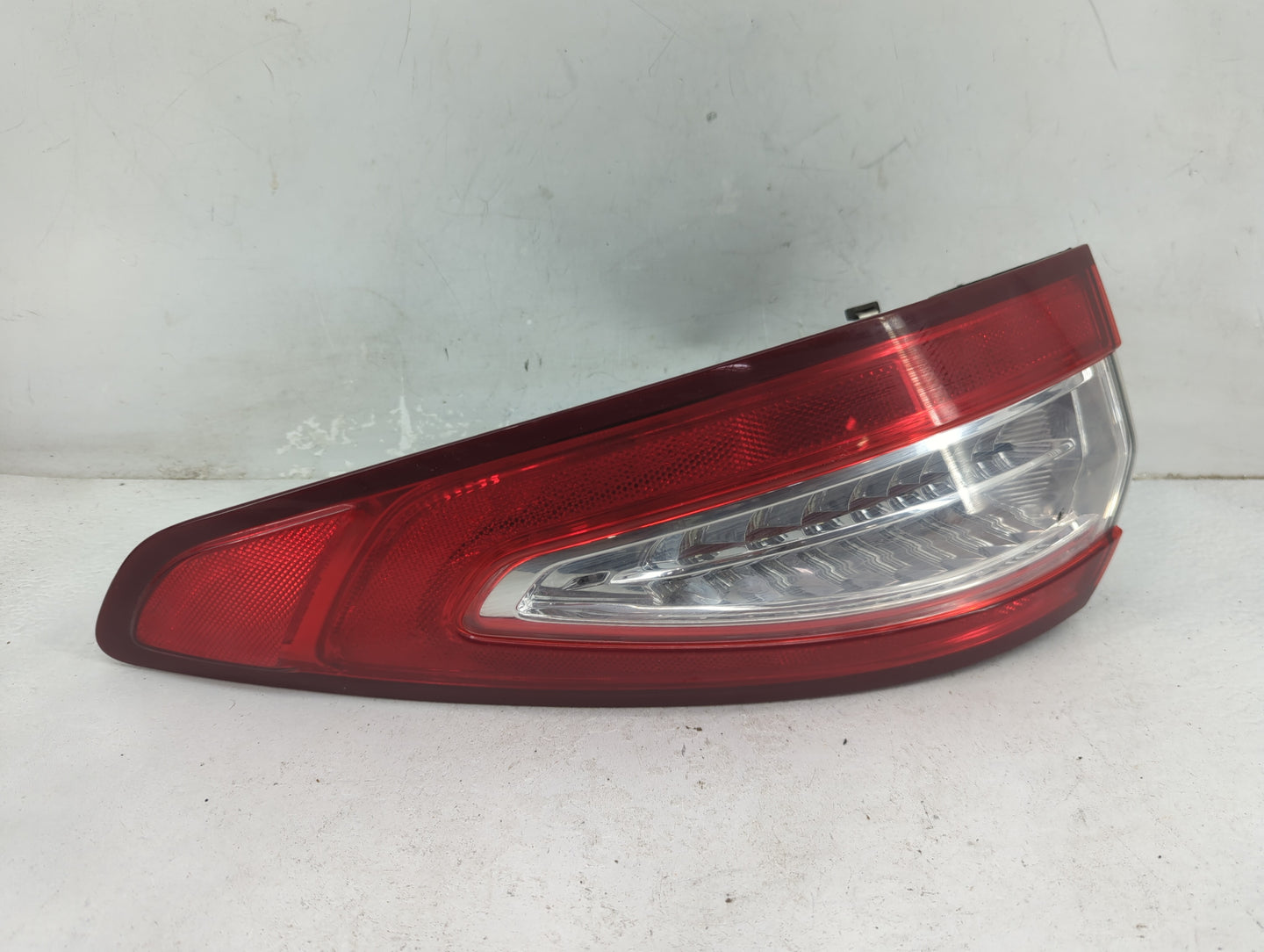 2013-2016 Ford Fusion Tail Light Assembly Passenger Right OEM P/N:DS73-13404-AJ Fits Fits 2013 2014 2015 2016 OEM Used Auto 