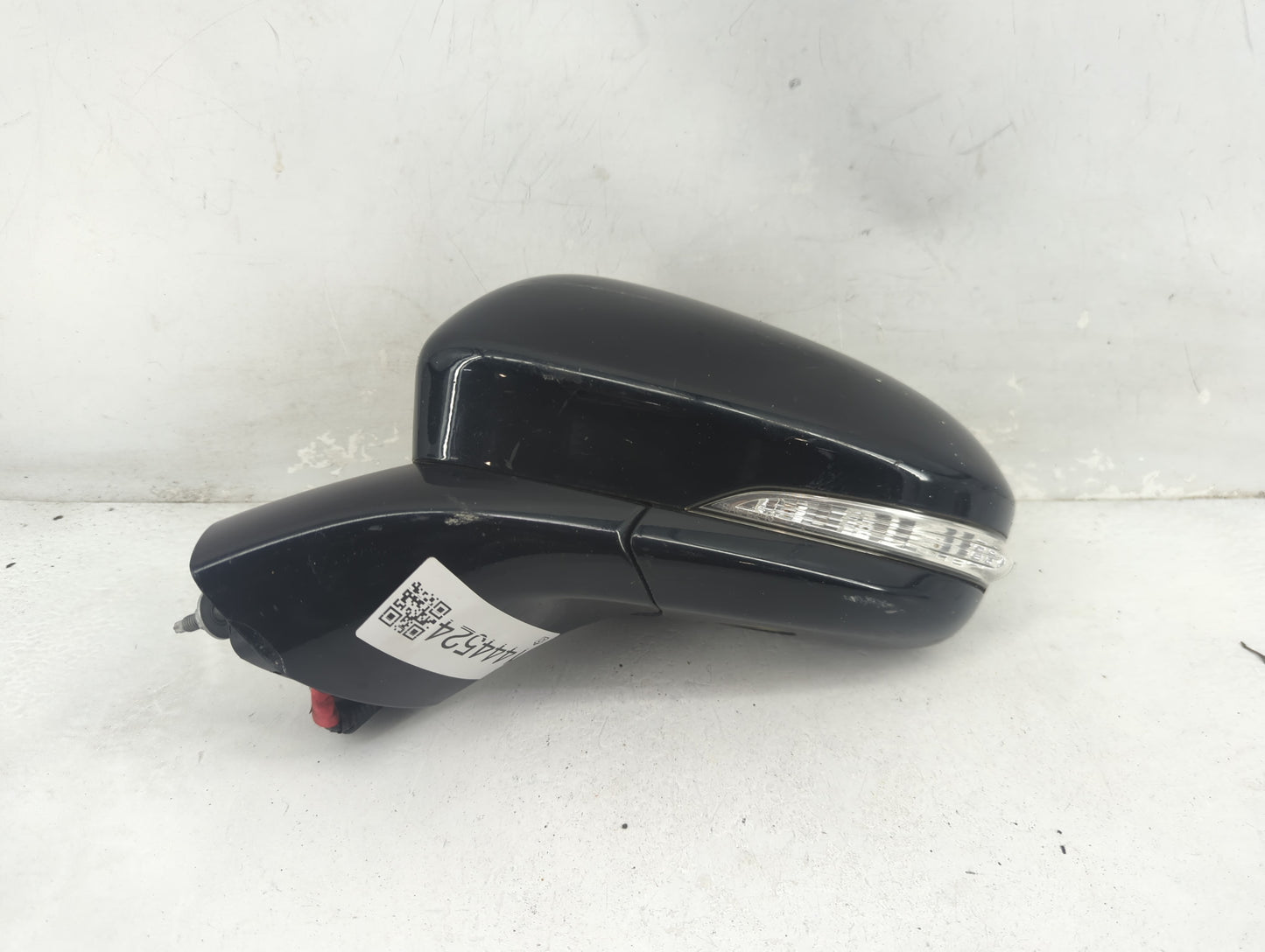 2013-2014 Ford Fusion Driver Side View Mirror - Left Door Mirror OEM Used - Oemusedautoparts1.com