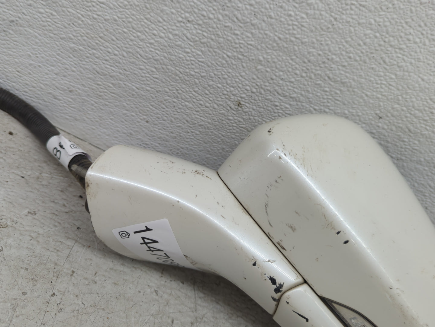 2013-2014 Ford Fusion Driver Side View Mirror - Left Door Mirror OEM Used - Oemusedautoparts1.com