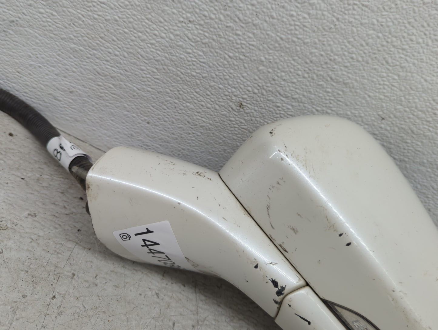 2013-2014 Ford Fusion Driver Side View Mirror - Left Door Mirror OEM Used - Oemusedautoparts1.com