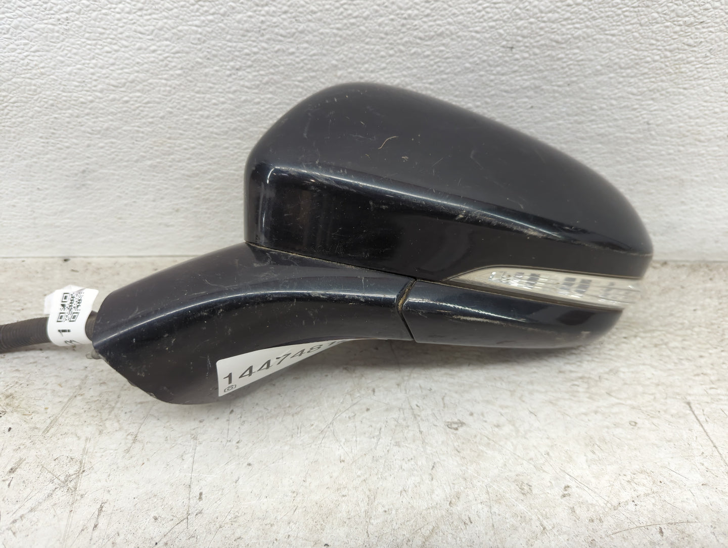 2013-2014 Ford Fusion Driver Side View Mirror - Left Door Mirror OEM Used - Oemusedautoparts1.com