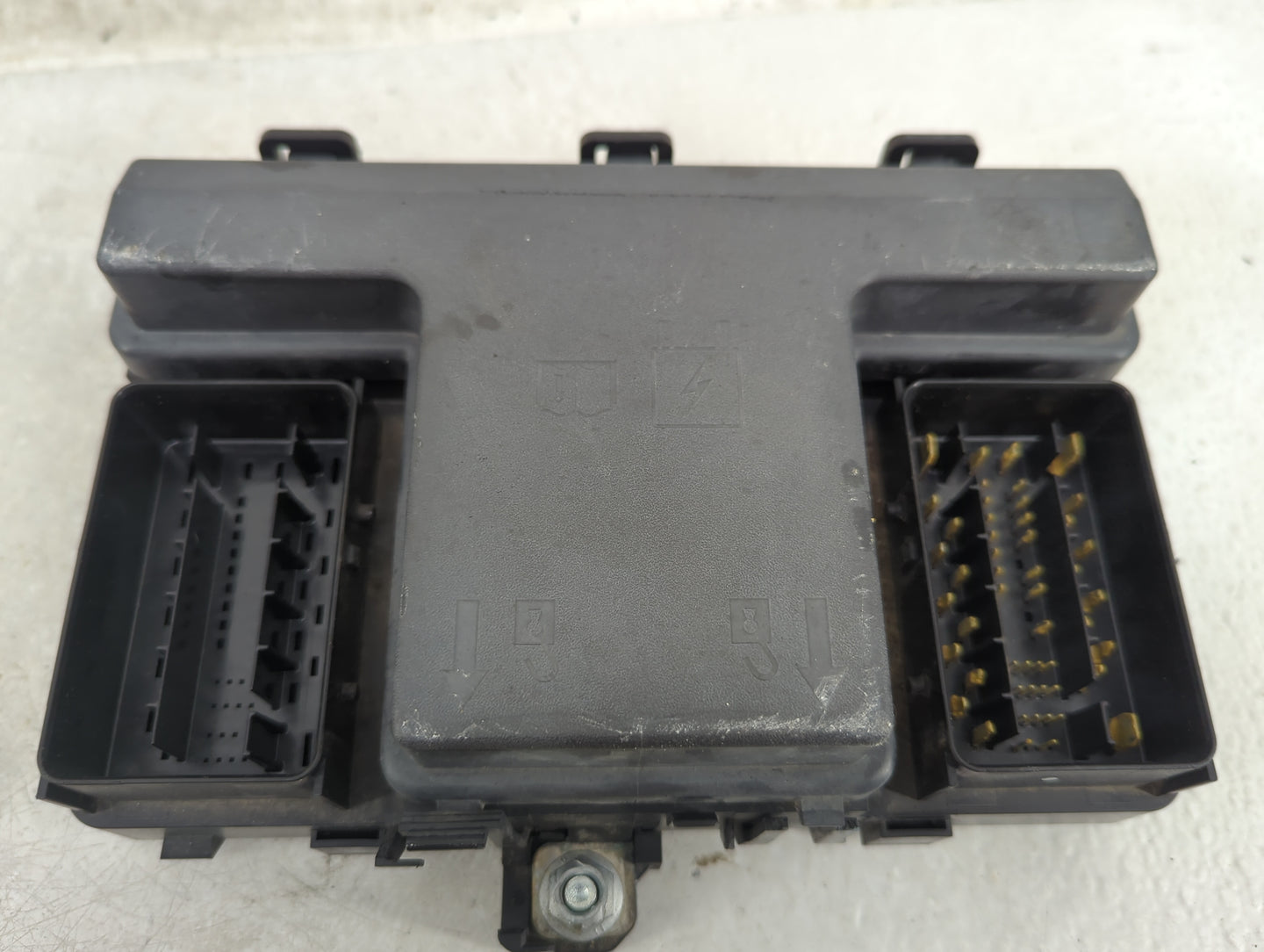 2013-2014 Ford Fusion Fusebox Fuse Box Panel Relay Module P/N:DG9T14A075AA Fits Fits 2013 2014 OEM Used Auto Parts - Oemused