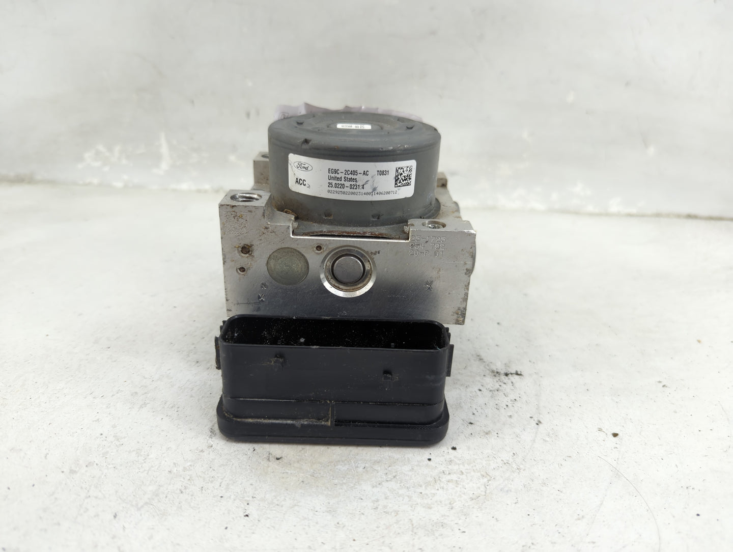 2014-2016 Ford Fusion ABS Pump Control Module Replacement P/N:EG9C-2C405-AC Fits Fits 2014 2015 2016 OEM Used Auto Parts - O