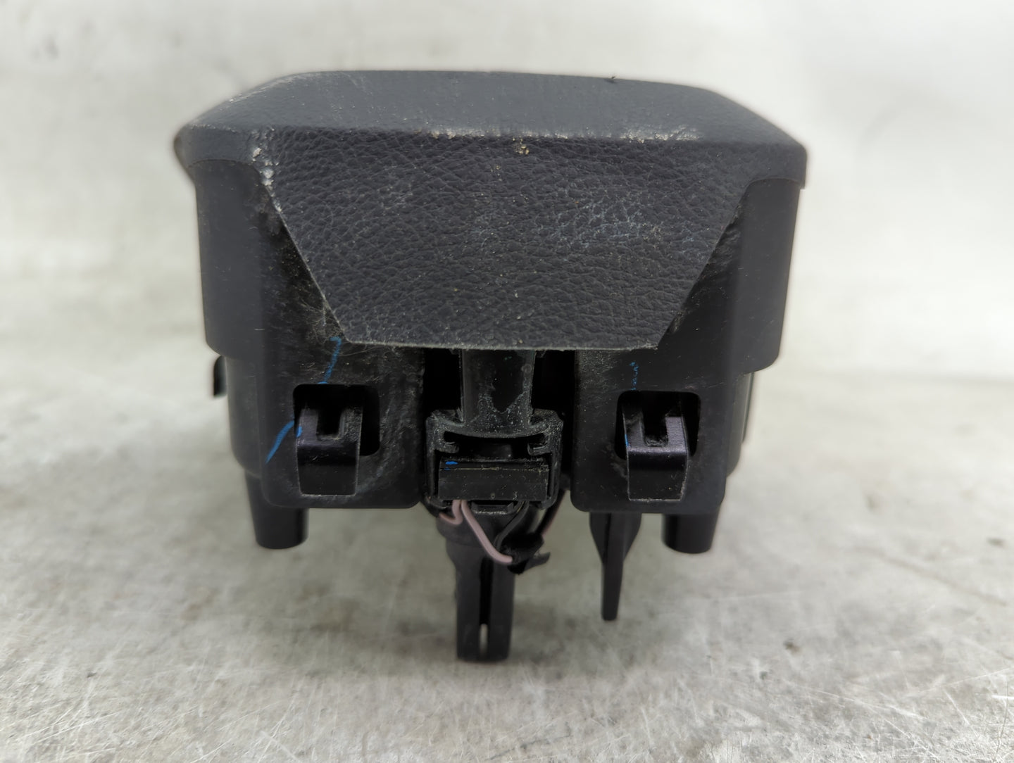 2014 Ford Fusion Air Bag Driver Left Steering Wheel Mounted Black - Oemusedautoparts1.com