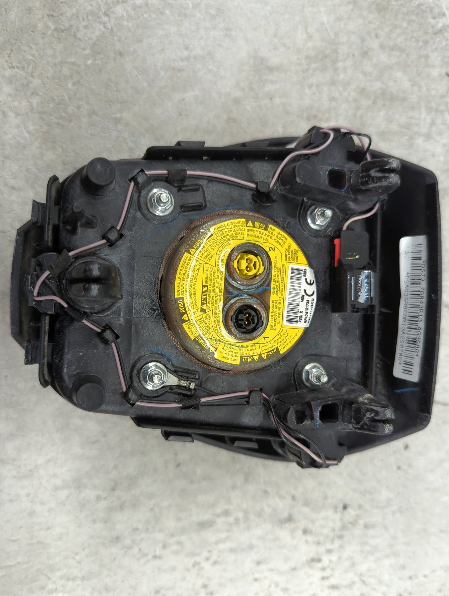 2014 Ford Fusion Air Bag Driver Left Steering Wheel Mounted Black - Oemusedautoparts1.com
