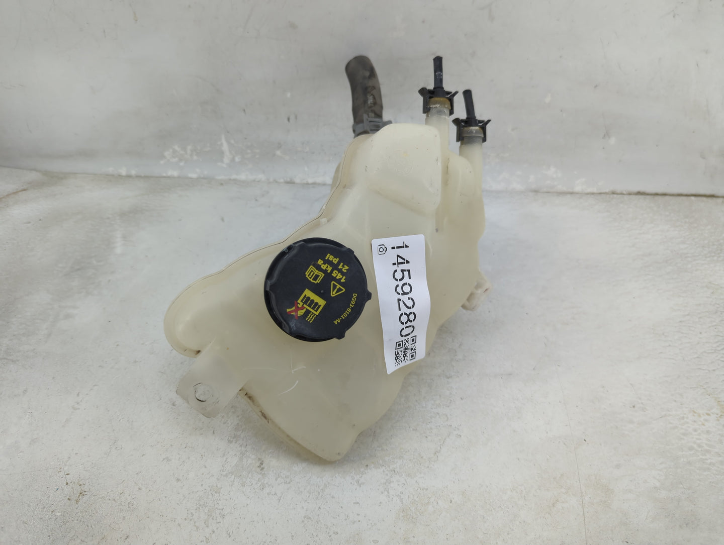 2013-2016 Ford Fusion Radiator Coolant Overflow Expansion Tank Bottle 1459280 - Oemusedautoparts1.com
