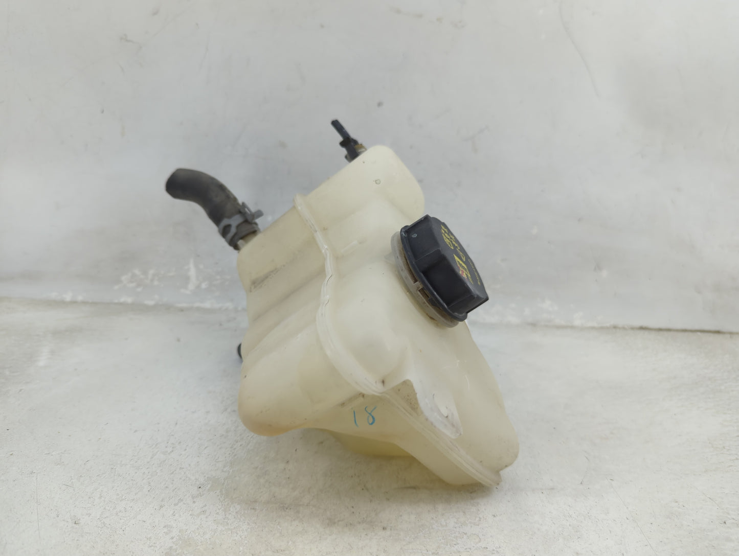 2013-2016 Ford Fusion Radiator Coolant Overflow Expansion Tank Bottle 1459280 - Oemusedautoparts1.com