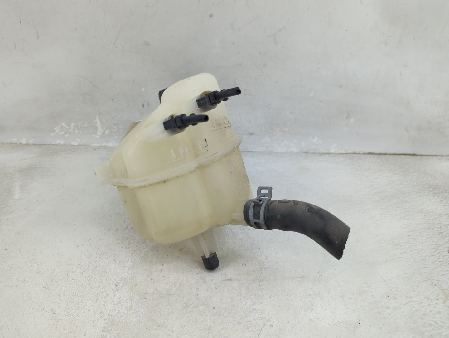 2013-2016 Ford Fusion Radiator Coolant Overflow Expansion Tank Bottle 1459280 - Oemusedautoparts1.com