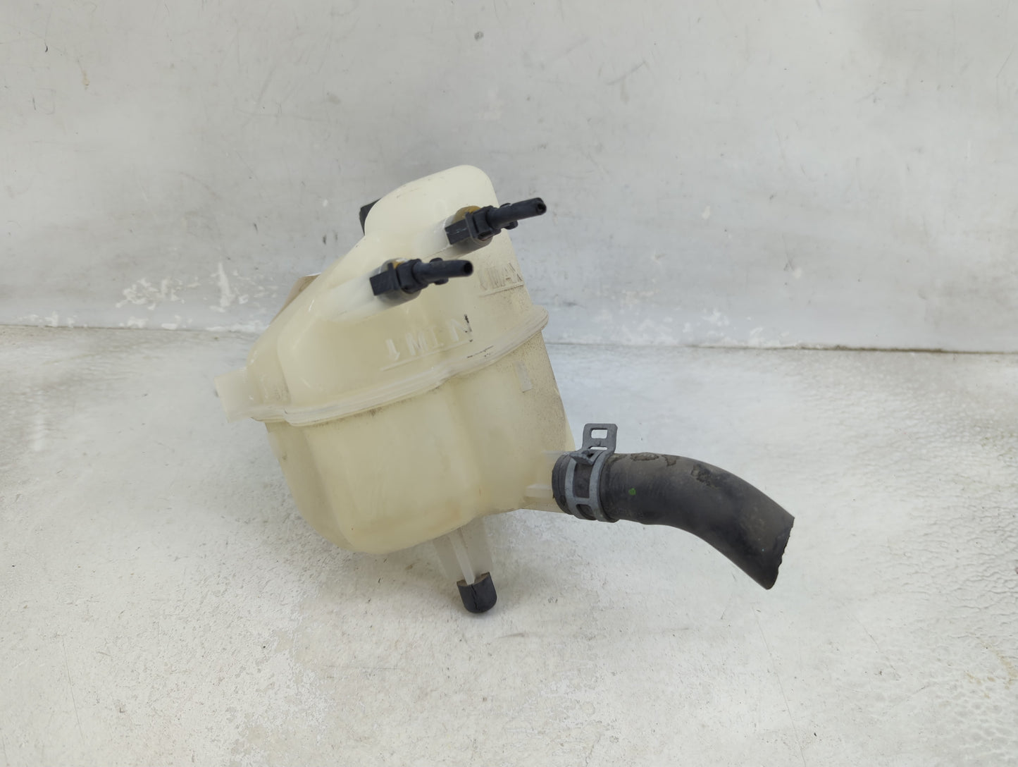2013-2016 Ford Fusion Radiator Coolant Overflow Expansion Tank Bottle 1459280 - Oemusedautoparts1.com
