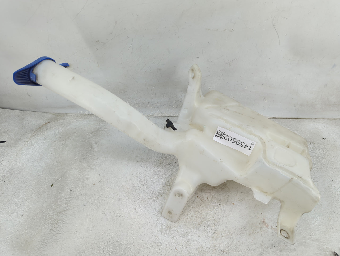2013-2014 Ford Fusion Windshield Washer Fluid Reservoir Bottle Oem 1459502 - Oemusedautoparts1.com