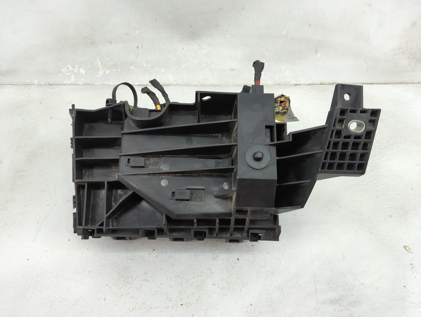 2013-2014 Ford Fusion Fusebox Fuse Box Panel Relay Module P/N:DG9T14A075AA 8T2T-14B192-AA Fits Fits 2013 2014 OEM Used Auto 