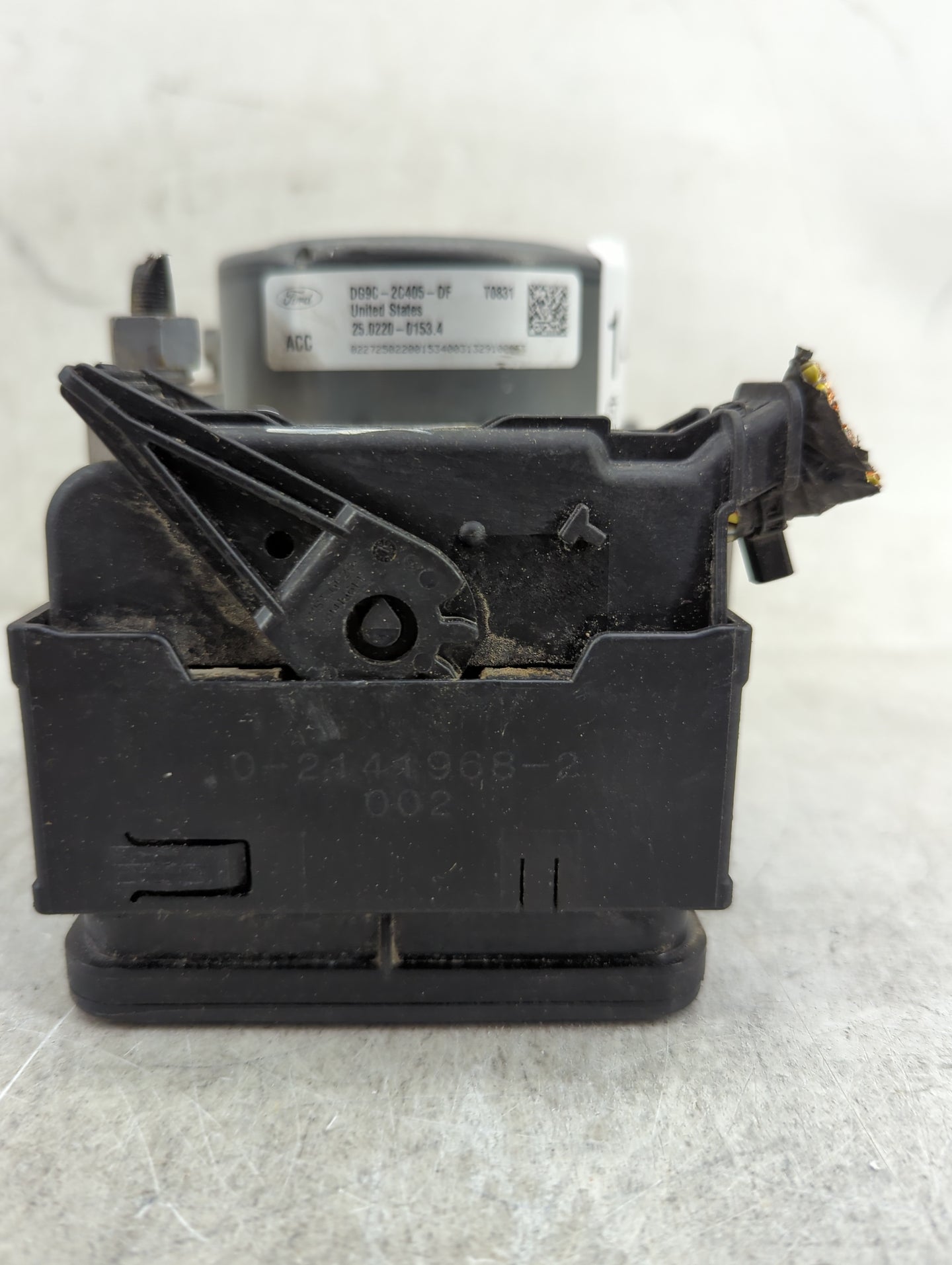 2014-2016 Ford Fusion ABS Pump Control Module Replacement P/N:DG9C-2C219-DF Fits Fits 2014 2015 2016 OEM Used Auto Parts - O