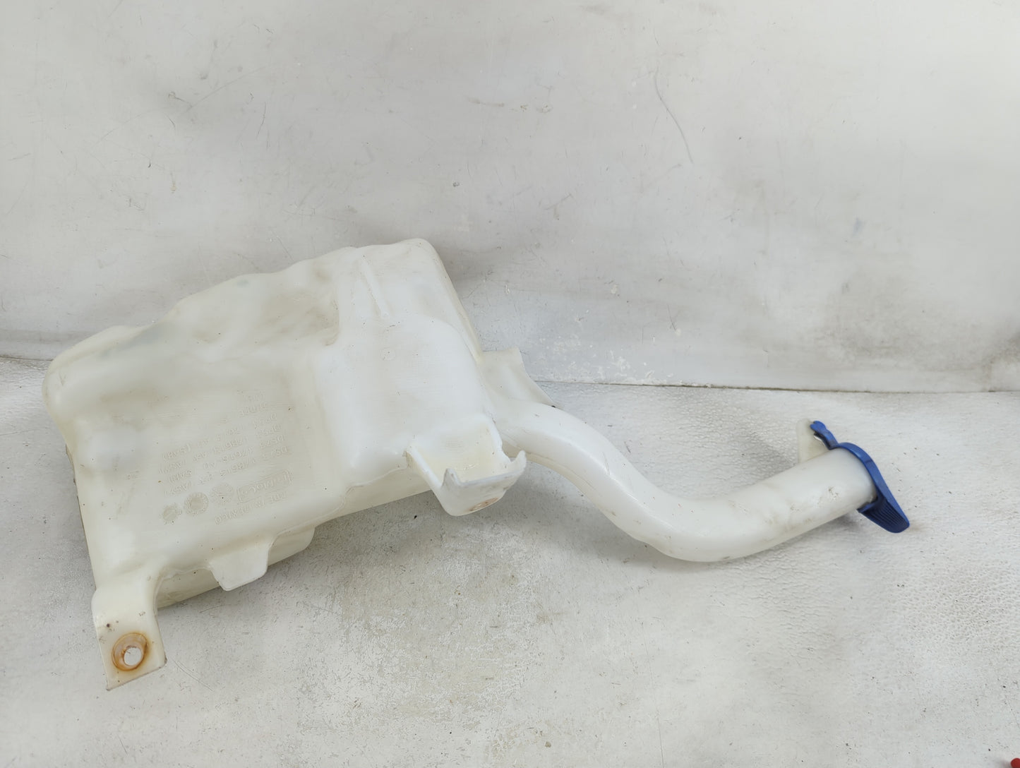 2013-2014 Ford Fusion Windshield Washer Fluid Reservoir Bottle 1466624 - Oemusedautoparts1.com