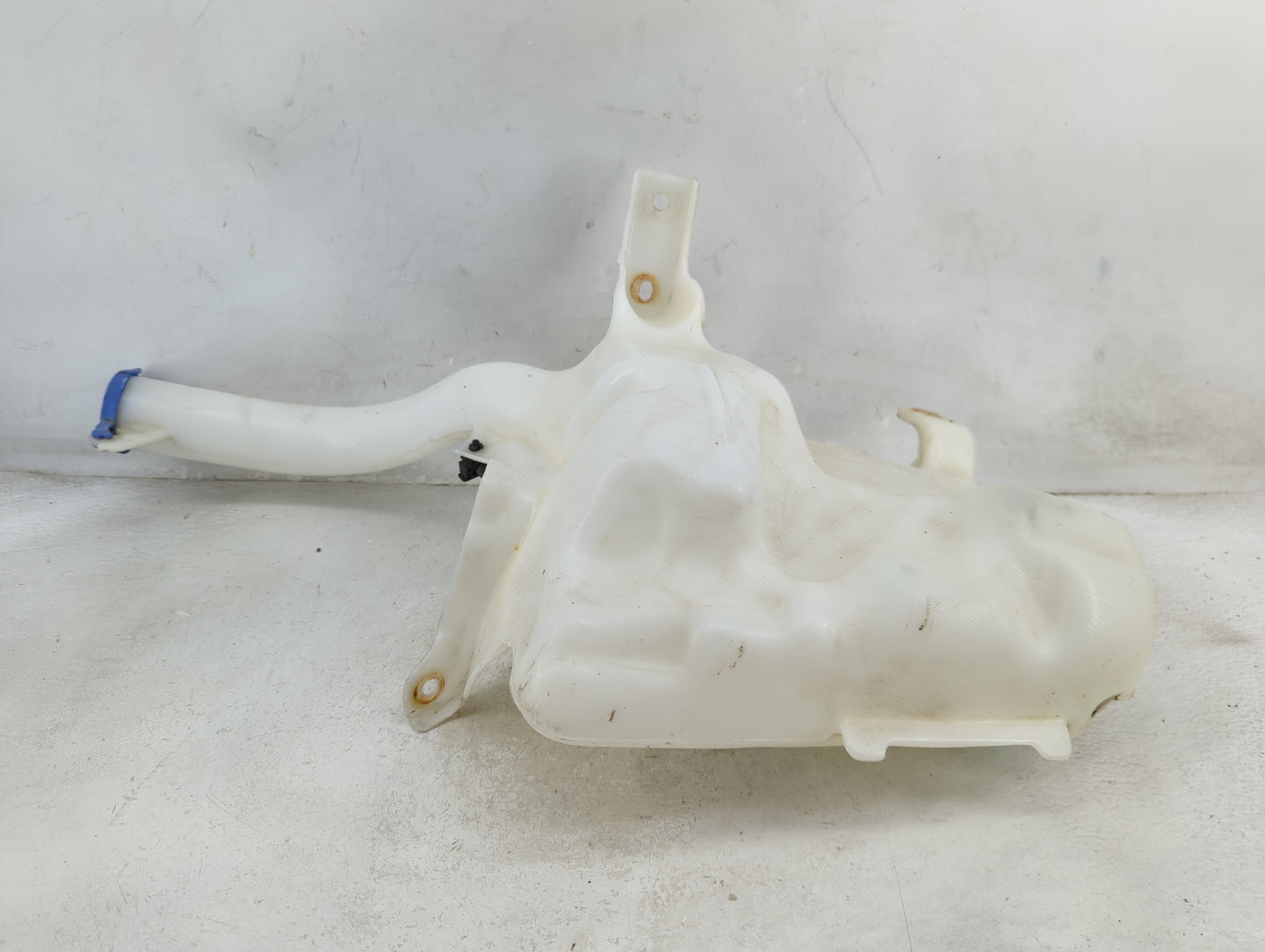 2013-2014 Ford Fusion Windshield Washer Fluid Reservoir Bottle 1466624 - Oemusedautoparts1.com