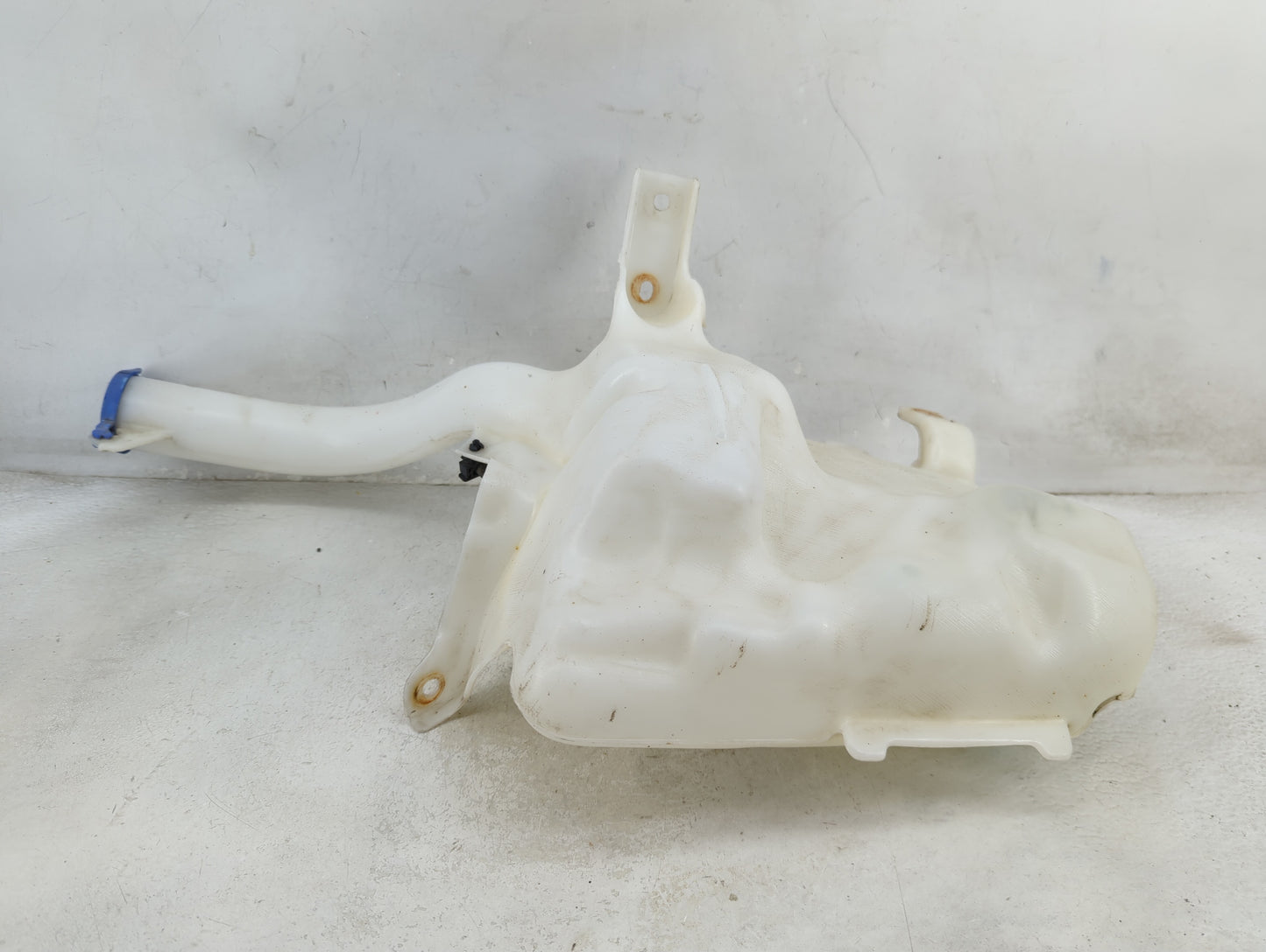 2013-2014 Ford Fusion Windshield Washer Fluid Reservoir Bottle 1466624 - Oemusedautoparts1.com
