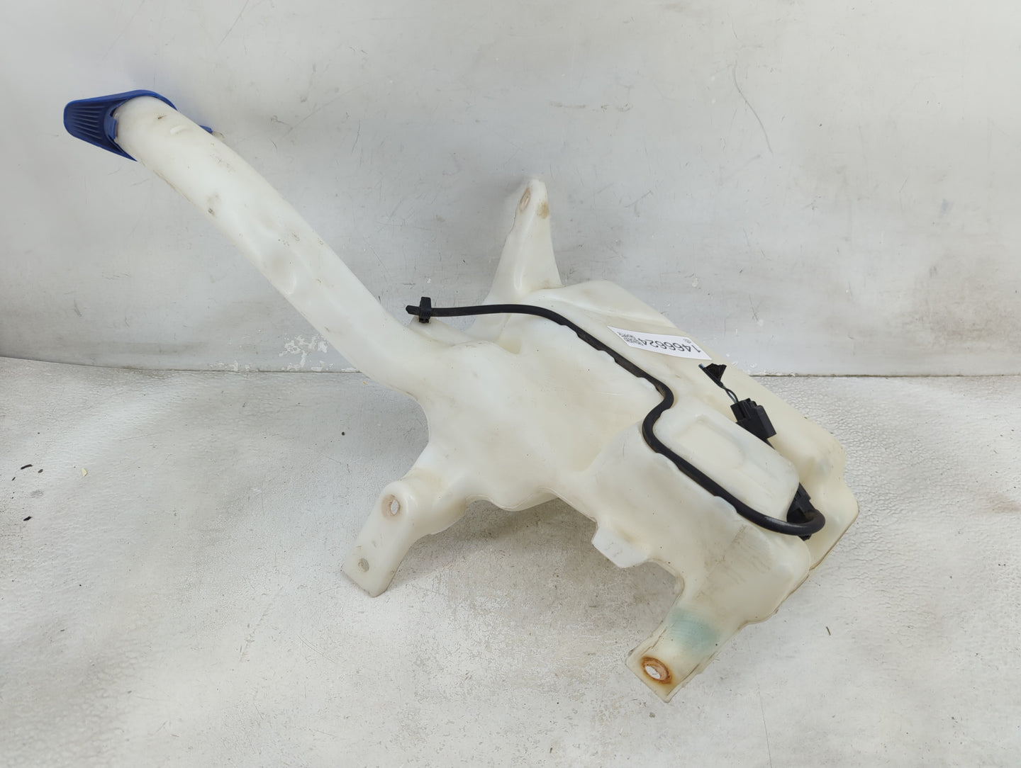 2013-2014 Ford Fusion Windshield Washer Fluid Reservoir Bottle 1466624 - Oemusedautoparts1.com