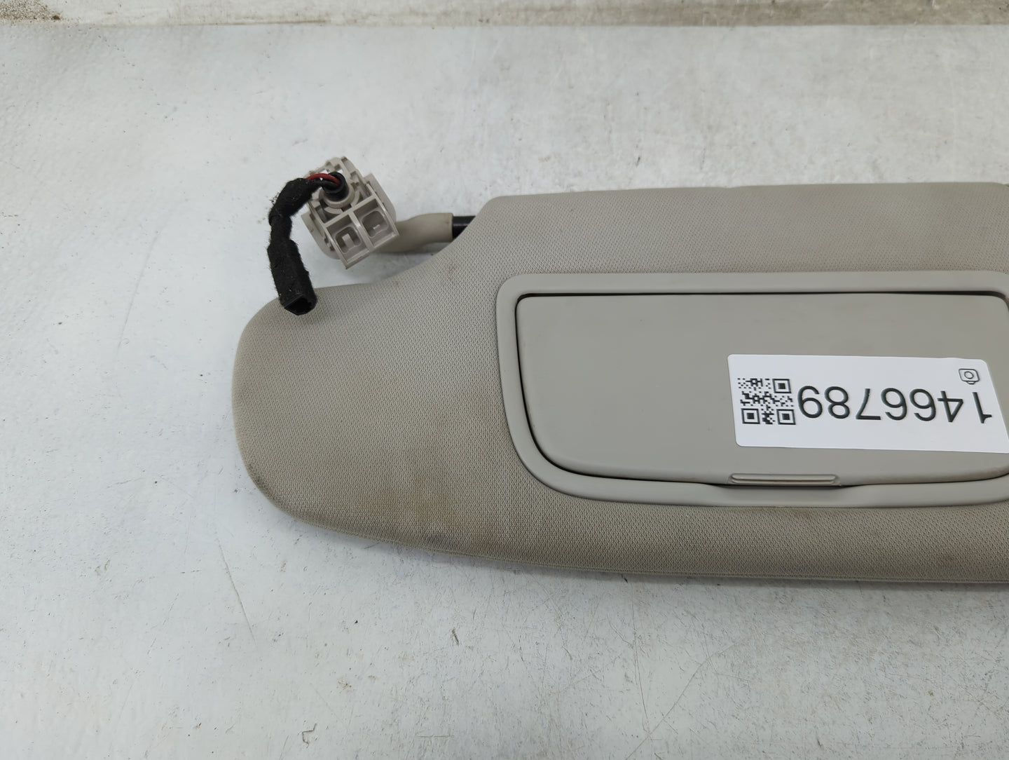 2014 Ford Fusion Sun Visor Shade Replacement Passenger Right Mirror Fits OEM Used Auto Parts - Oemusedautoparts1.com